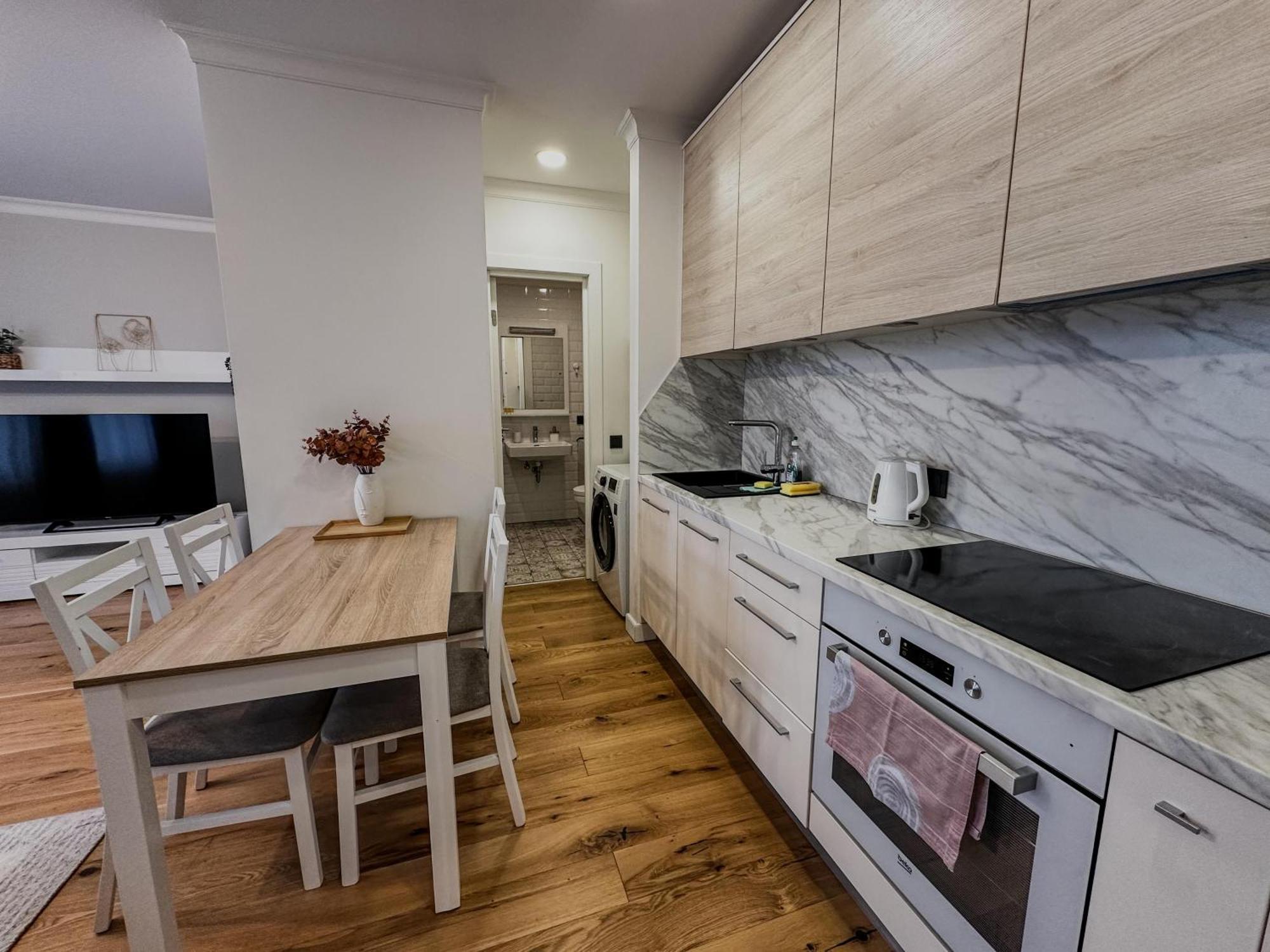 One Bedroom Promenade Apartment Riga Eksteriør billede
